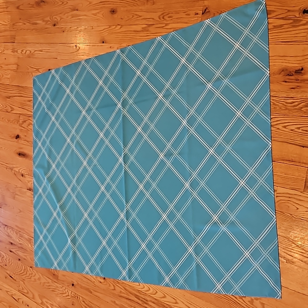 SANDRA BY SANDRA LEE TABLECLOTH COVER 69" X 51" AQUAN TEAL BLUE WHITE